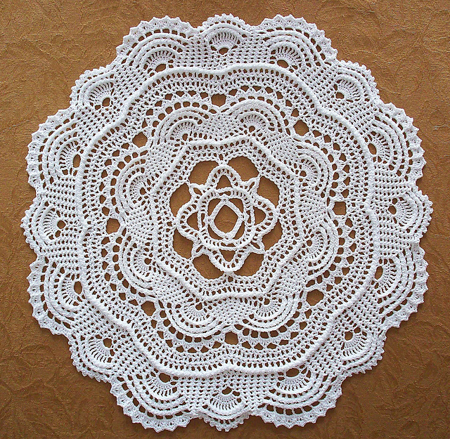 Round Ribbed Doily