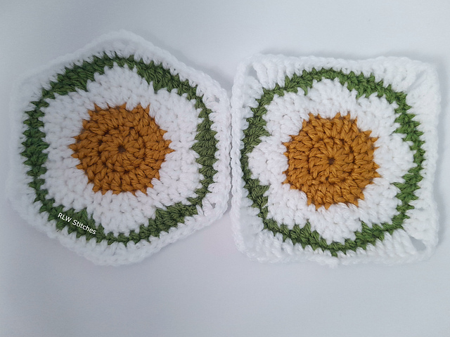 Retro Daisy Motifs