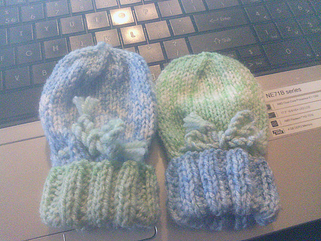 Faux-isle Baby Mitts