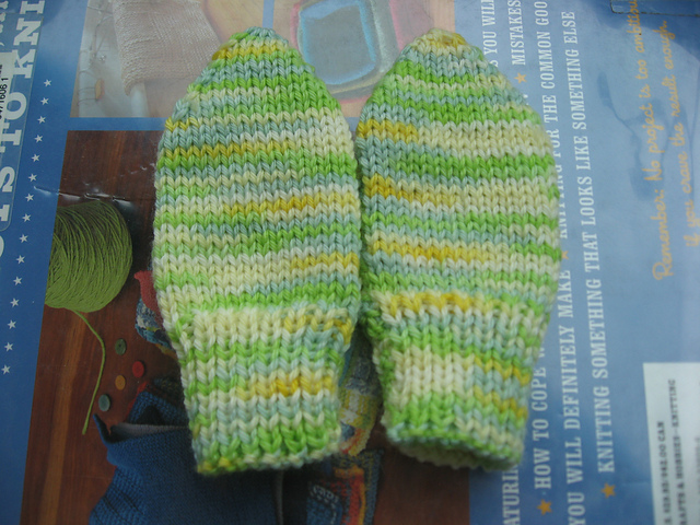 Child's Germantown set: Mitts / Mittens
