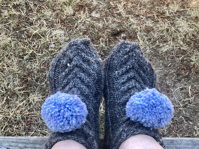 Cabled Slipper Socks