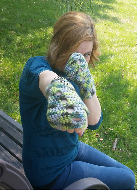 Aish Fingerless Gloves