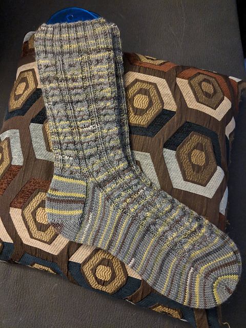 Men's Cable Knit Socks