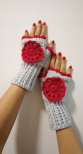 Crimson Frost Gloves