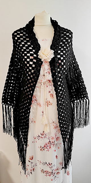 Double Bobble Countess Shawl