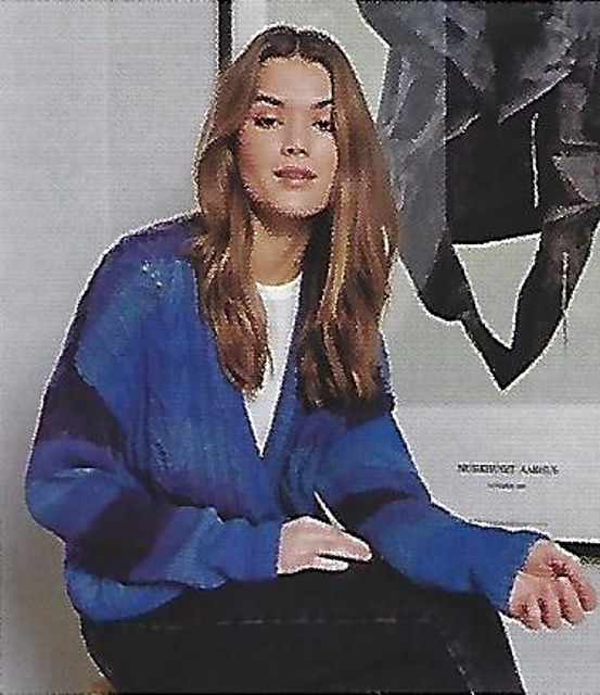 Short Jacket with Leaf Pattern