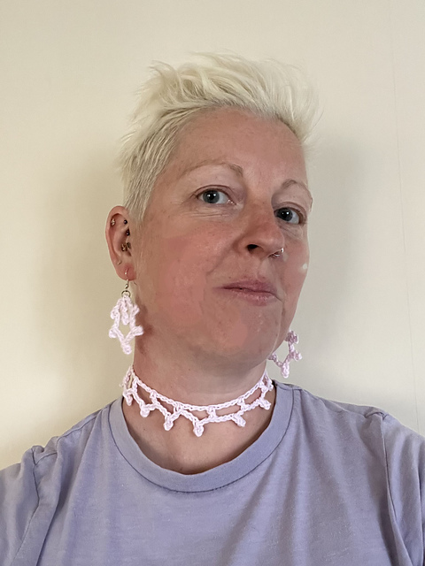 Carrie earrings and choker