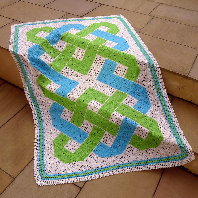 Twofold Celtic Knot Blanket