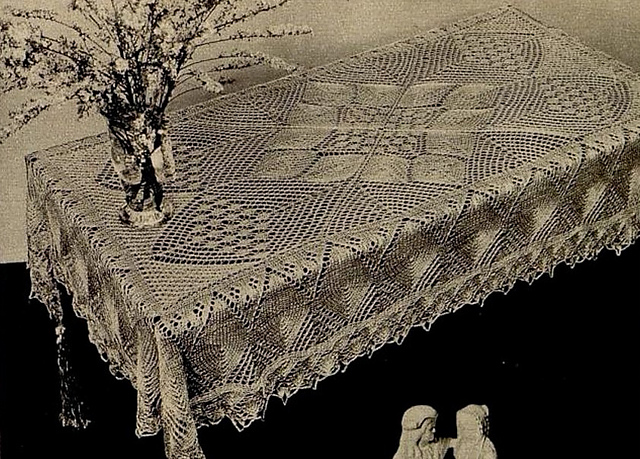 Längliche Gestrickte Tischdecke