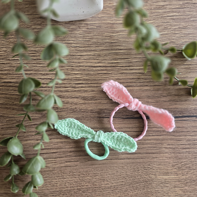 Easy 5 Minute Crochet Hair Tie