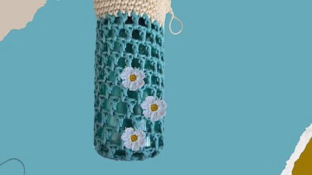 Daisy Mesh Bottle Holder