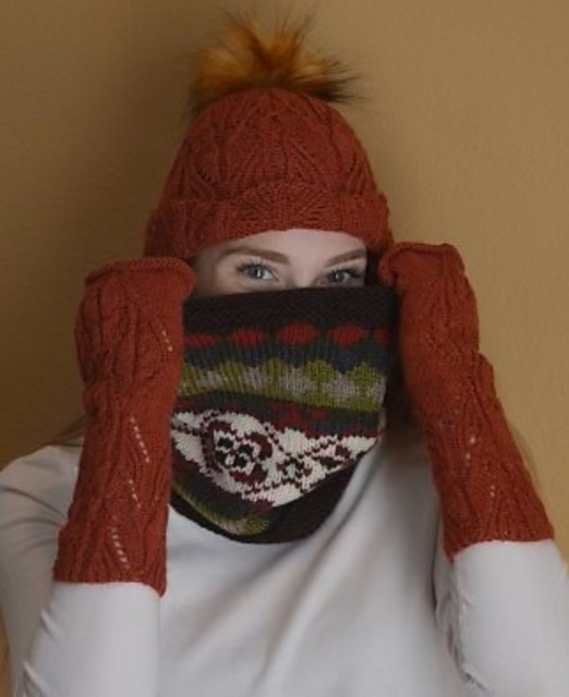 Winter Cheer Cowl