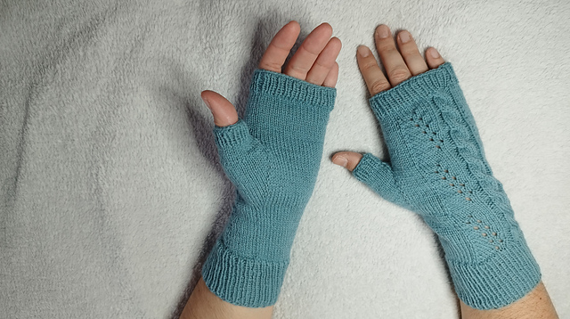 Summer memories mittens