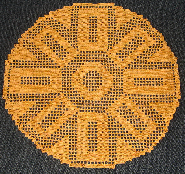 Pedigree Doily #7110