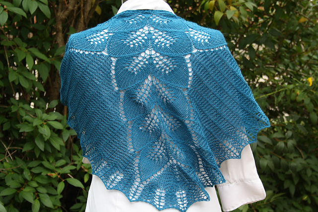 Nuphar Shawlette