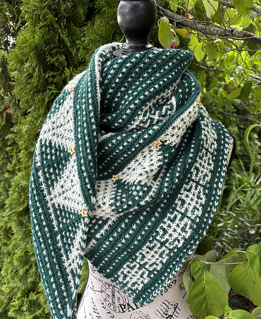 Ravelry: Raven Yuletide No.6 pattern by RavenstitchStudio