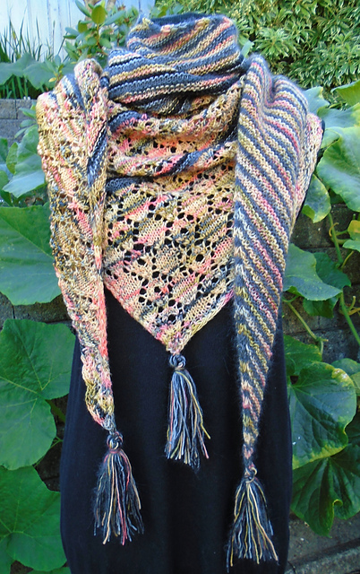 Ravelry: Haust pattern by RavenstitchStudio