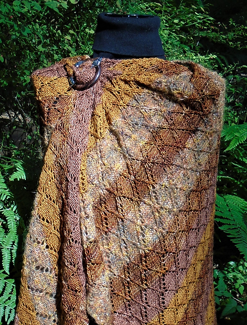 Ravelry: Gulbrúnn pattern by RavenstitchStudio