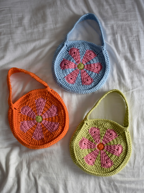 Ravelry: Crochet mini flower bag pattern by Beth Povey