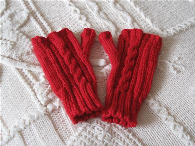 Cabled Fingerless Mitts