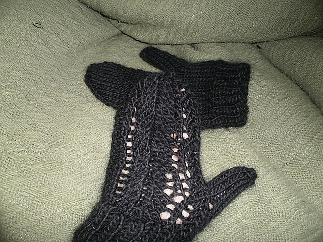Lacyback mittens