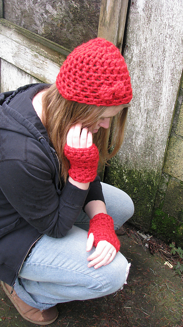 Chunky Gloves and Hat