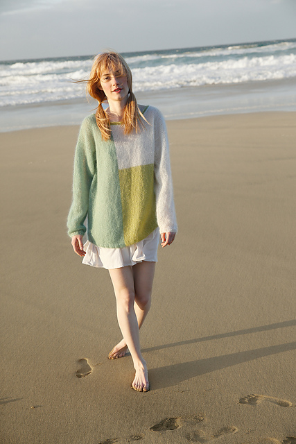 # 27 Pullover mit Farbflächen