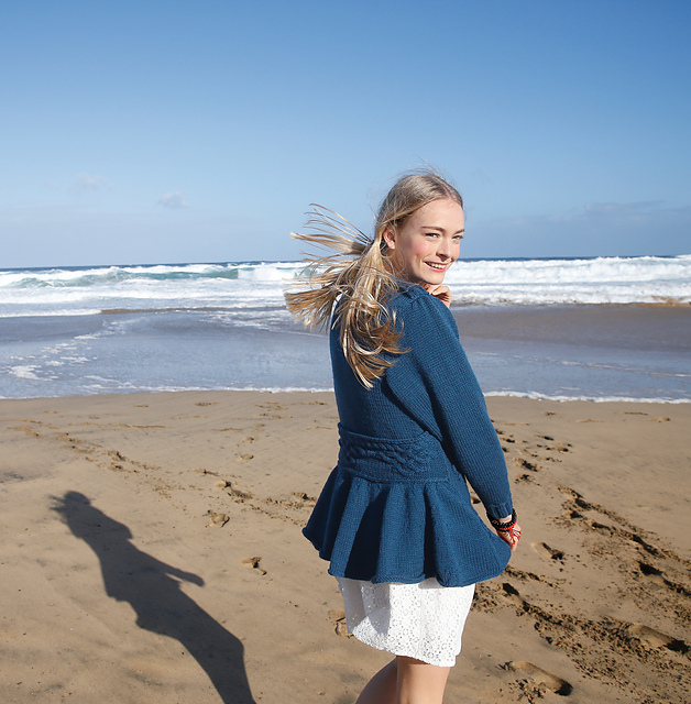 # 14 Jacke mit Zopfmuster