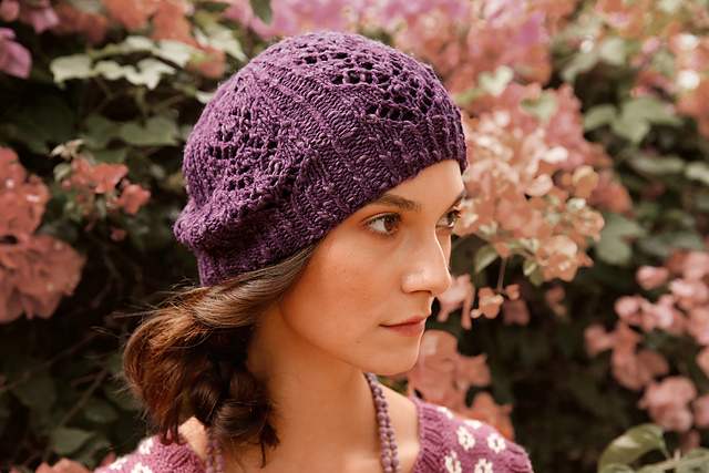 # 18 Beanie mit Lochmuster