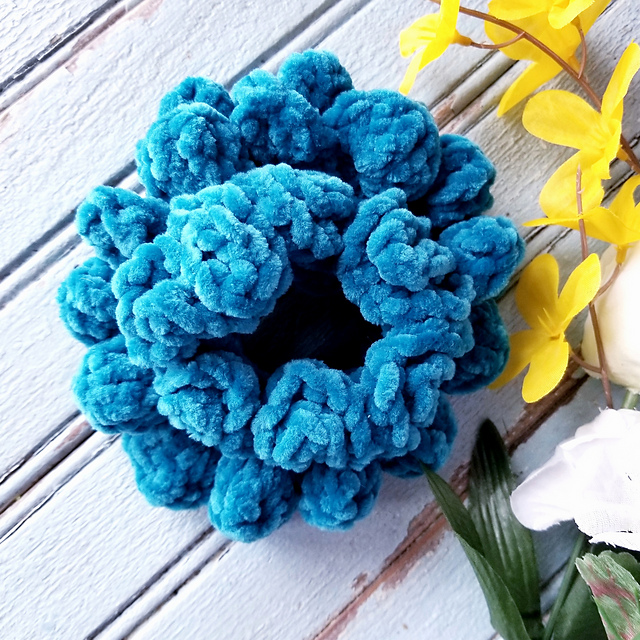 Double Blooms Scrunchie