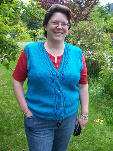 F172 Encore Worsted Ladies V-neck Vest