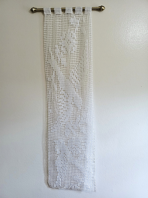 Filet Lace Bird Curtain