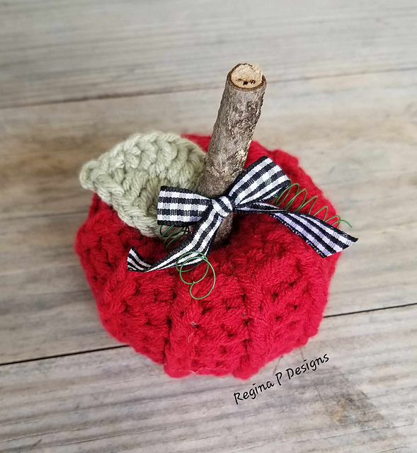 Lil' Fall Pumpkin-Apple