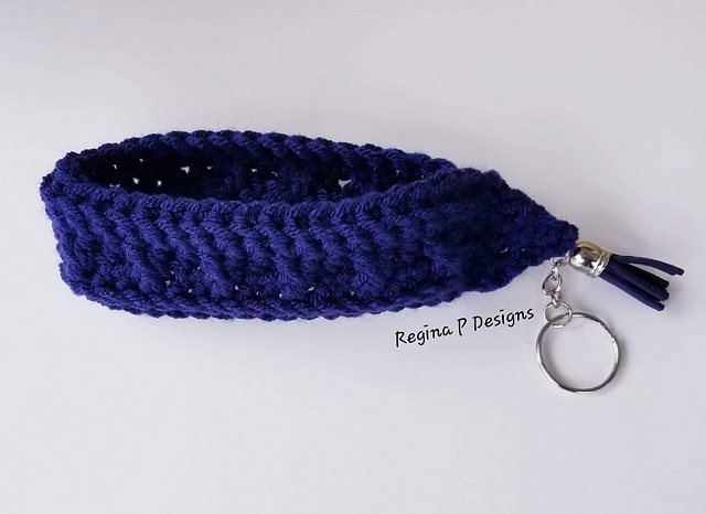 Avery Keychain Wristlet