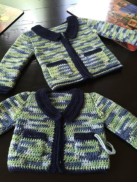 Baby boy's cardigan with collar and pockets