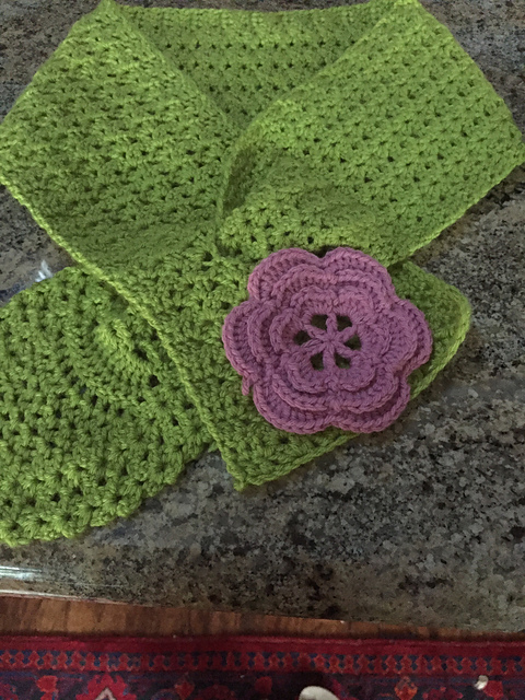Elegant pineapple scarf