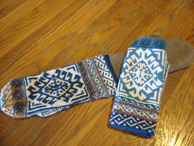 Turkish Sampler Mitten Charts
