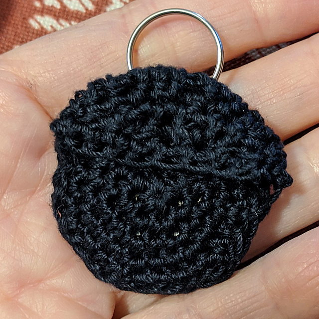Ravelry Keychain Quarter Pouch pattern by Sharon Cohen