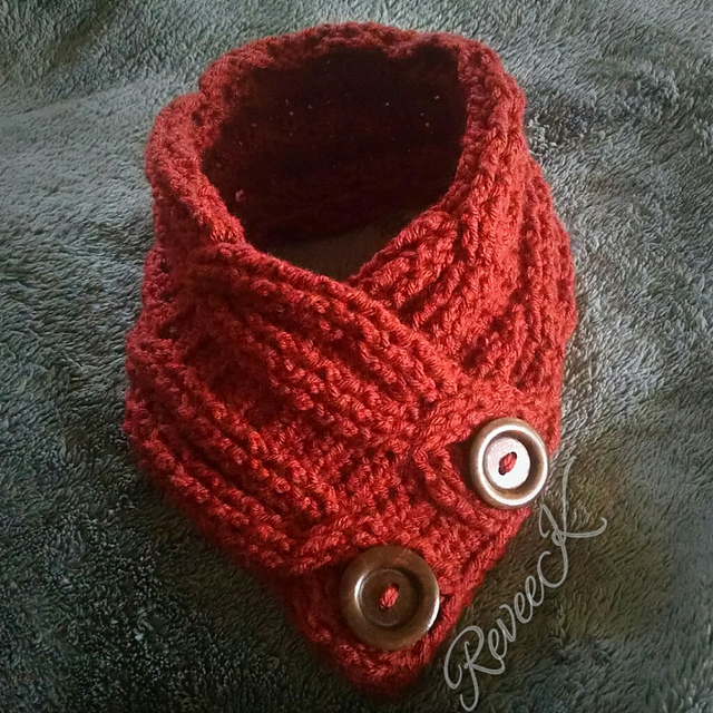Twisted Cabled Cowl