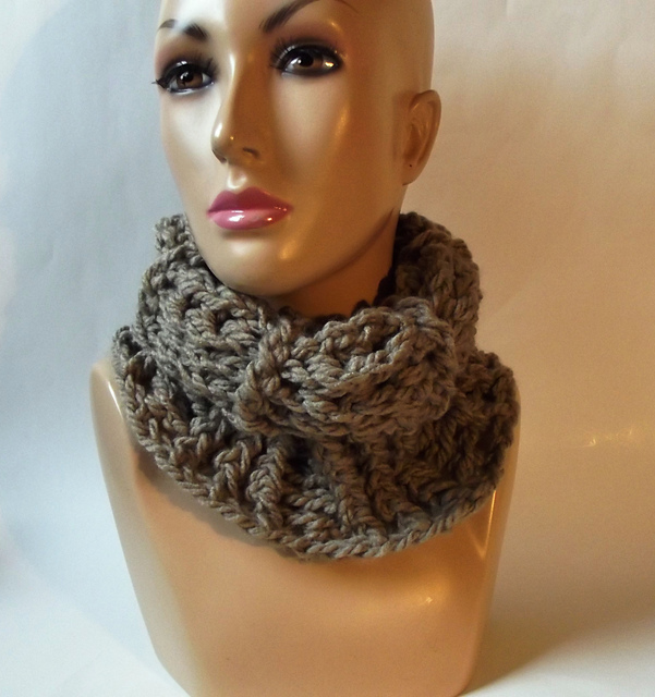 Chains and Ribs Chunky Cowl