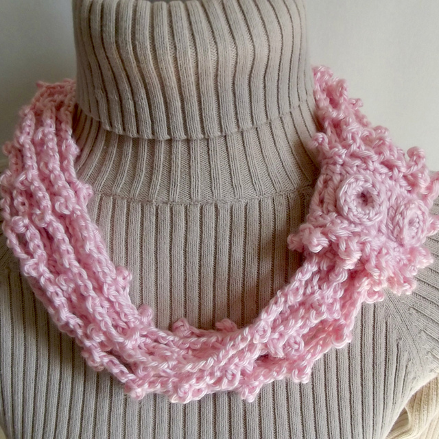 Chained Picots Necklace Cowl