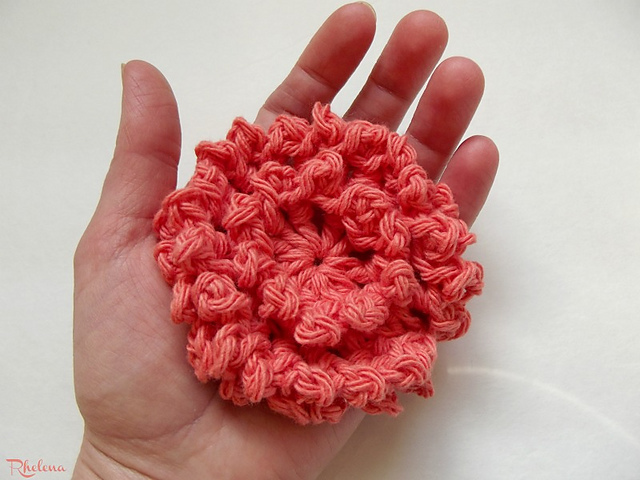 Handy Picot Flower Scrubby