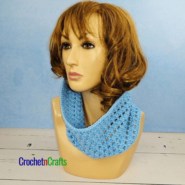 Simple Seeded Lace Crochet Cowl