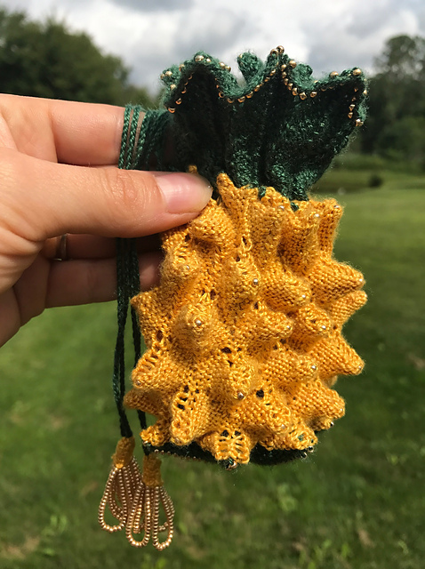 Tiny Beaded Pineapple Purse