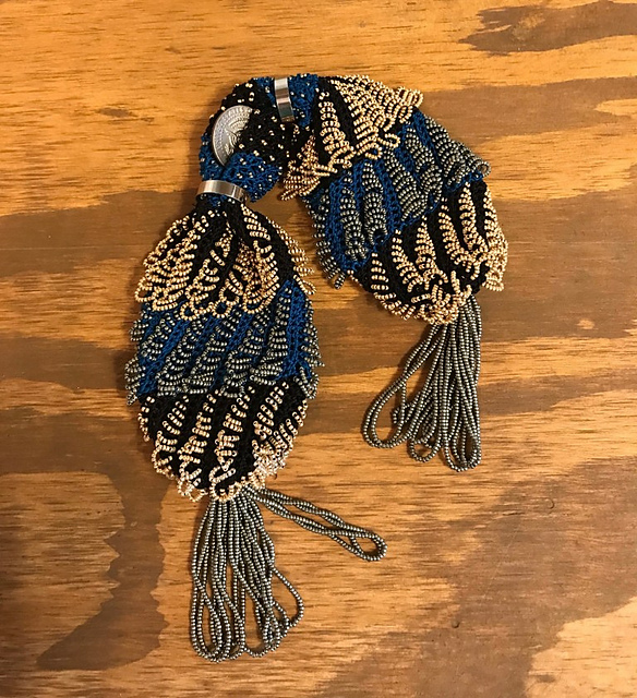 Loops of Beads Miser Purse