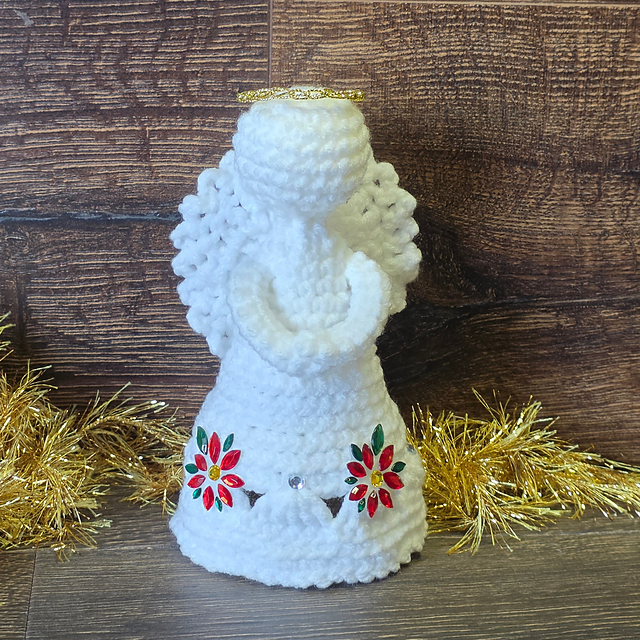 Ravelry: Holiday Angel pattern by Rhondda Mol (Oombawka Design)