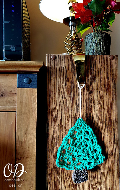 Simple Christmas Trees For You To Decorate