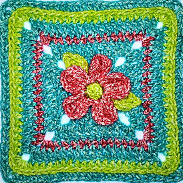 Ravelry 5 Petal Flower Afghan Square pattern by Rhondda Mol (Oombawka