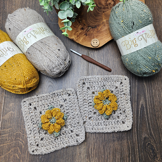 Ravelry Peaceful Flower Afghan Square pattern by Rhondda Mol (Oombawka