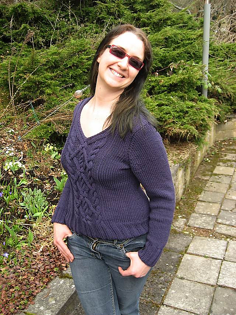 09 Pullover mit Zopfmuster / Sweater with Cables